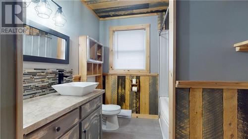 502 7Th Line, Gore Bay, ON - Indoor Photo Showing Bathroom