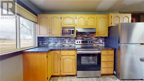 502 7Th Line, Gore Bay, ON - Indoor Photo Showing Kitchen