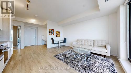 4008 - 28 Freeland Street S, Toronto, ON - Indoor Photo Showing Living Room