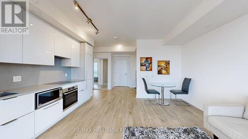 4008 - 28 Freeland Street S, Toronto, ON - Indoor Photo Showing Kitchen