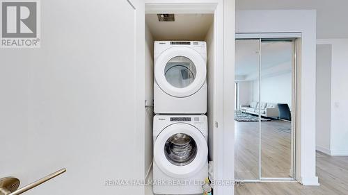 4008 - 28 Freeland Street S, Toronto, ON - Indoor Photo Showing Laundry Room