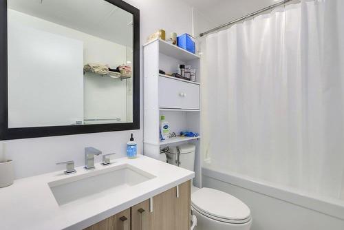 4305 13350 Central Avenue, Surrey, BC - Indoor Photo Showing Bathroom