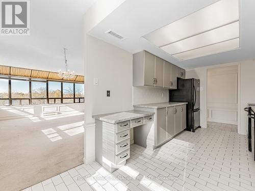 Lower - 250 Kinmount Crescent, Oshawa, ON - Indoor Photo Showing Kitchen