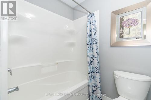 90 - 2070 Meadowgate Boulevard, London, ON - Indoor Photo Showing Bathroom