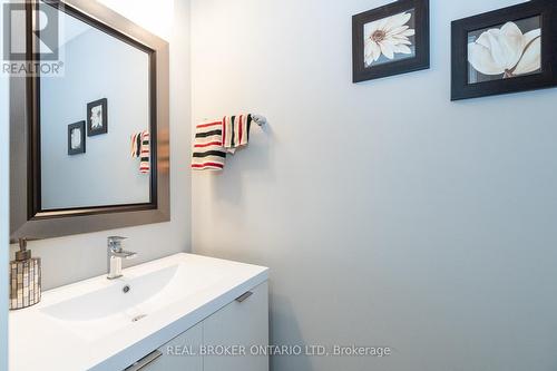 90 - 2070 Meadowgate Boulevard, London, ON - Indoor Photo Showing Bathroom