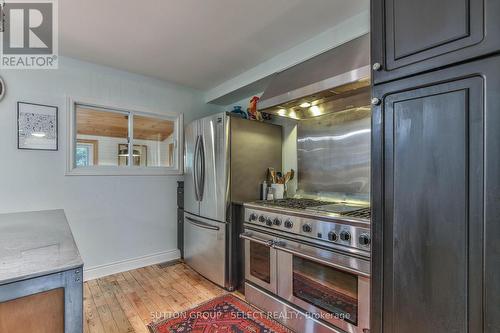 210 Ridgewood Crescent, London, ON - Indoor Photo Showing Kitchen