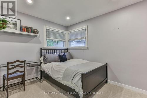 210 Ridgewood Crescent, London, ON - Indoor Photo Showing Bedroom