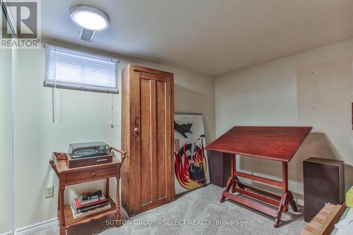 210 Ridgewood Crescent, London, ON - Indoor Photo Showing Other Room