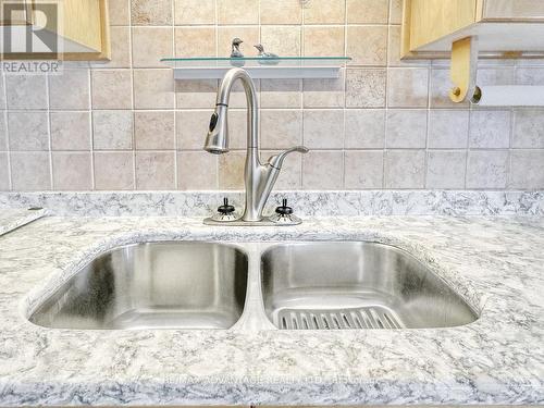 204 Tremont Road, London, ON - Indoor Photo Showing Kitchen With Double Sink With Upgraded Kitchen