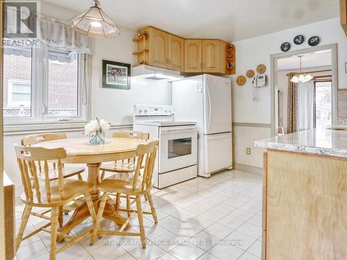 204 Tremont Road, London, ON - Indoor Photo Showing Kitchen