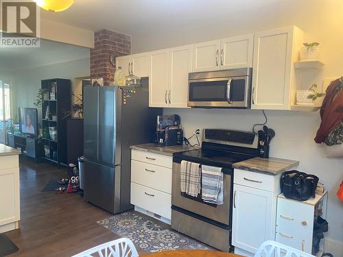 2183 Daniel Street, Trail, BC - Indoor Photo Showing Kitchen