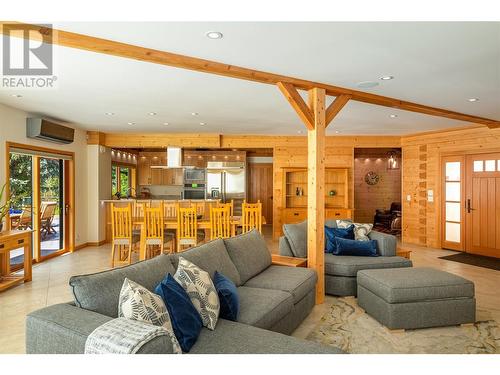 8100, 8104 Silver Star Road, Vernon, BC - Indoor Photo Showing Living Room