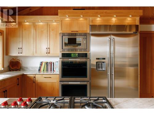 8100, 8104 Silver Star Road, Vernon, BC - Indoor Photo Showing Kitchen