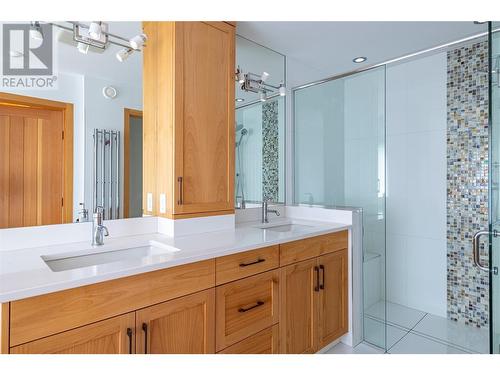 8100, 8104 Silver Star Road, Vernon, BC - Indoor Photo Showing Bathroom