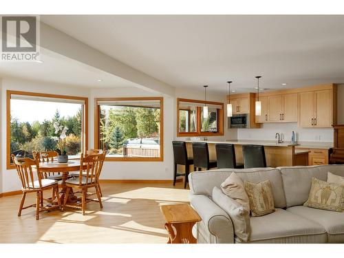 8100, 8104 Silver Star Road, Vernon, BC - Indoor Photo Showing Living Room