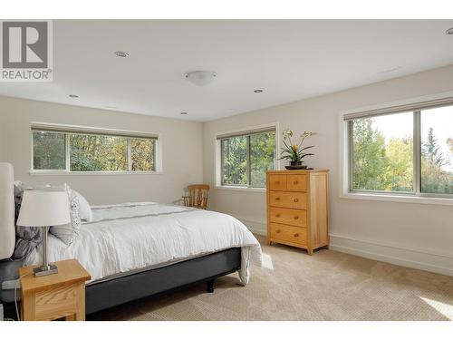 8100, 8104 Silver Star Road, Vernon, BC - Indoor Photo Showing Bedroom