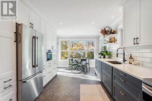 349 Regal Briar Street, Whitby (Blue Grass Meadows), ON - Indoor Photo Showing Kitchen With Upgraded Kitchen