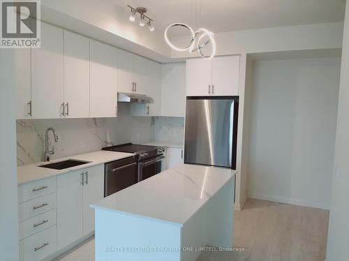 419 - 9000 Jane Street, Vaughan, ON - Indoor Photo Showing Kitchen With Upgraded Kitchen