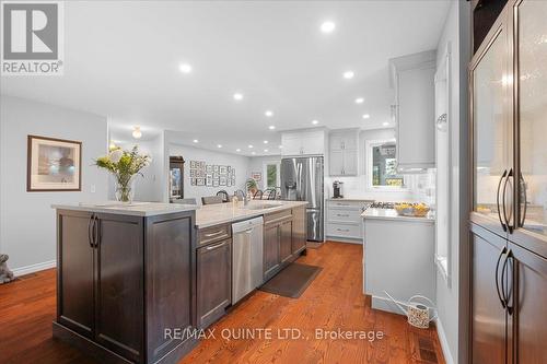 115 Palmer Road, Belleville, ON - Indoor Photo Showing Kitchen With Upgraded Kitchen