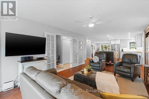 115 Palmer Road, Belleville, ON - Indoor Photo Showing Living Room