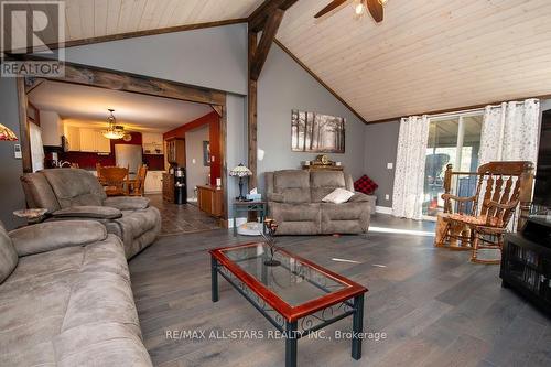 20 Mccreedie Street, Kawartha Lakes (Lindsay), ON - Indoor Photo Showing Living Room