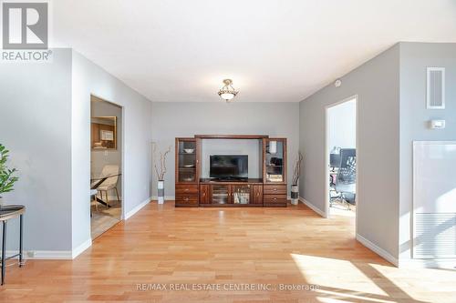 1009 - 714 The West Mall W, Toronto, ON - Indoor Photo Showing Living Room