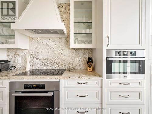 1001 - 30 Old Mill Road, Toronto, ON - Indoor Photo Showing Kitchen With Upgraded Kitchen