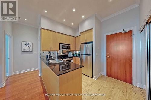 3108 - 4080 Living Arts Drive S, Mississauga, ON - Indoor Photo Showing Kitchen