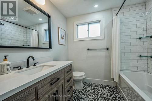 26 Dellbrook Crescent, Toronto, ON - Indoor Photo Showing Bathroom