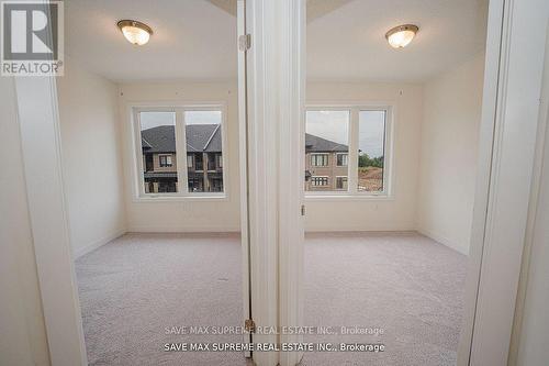 1556 Hilson Heights, Milton, ON - Indoor Photo Showing Other Room