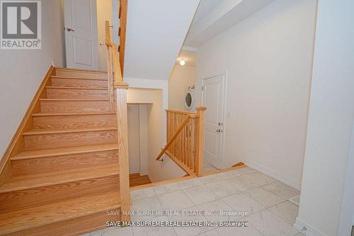 1556 Hilson Heights, Milton, ON - Indoor Photo Showing Other Room