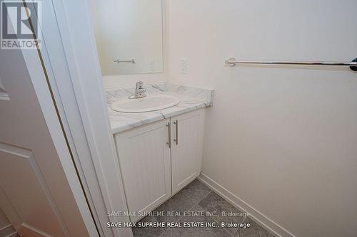 1556 Hilson Heights, Milton, ON - Indoor Photo Showing Bathroom