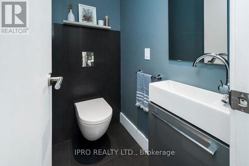 347 Windermere Avenue, Toronto, ON - Indoor Photo Showing Bathroom