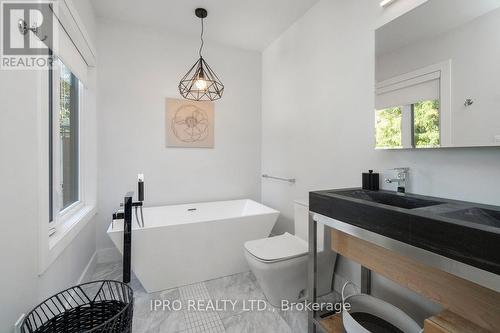 347 Windermere Avenue, Toronto, ON - Indoor Photo Showing Bathroom