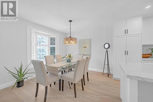 675 Woodview Road, Burlington, ON - Indoor Photo Showing Dining Room