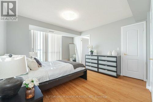 305 - 1140 Parkwest Place S, Mississauga, ON - Indoor Photo Showing Bedroom