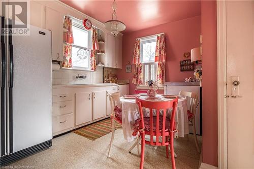 144 Brantdale Avenue, Hamilton, ON - Indoor Photo Showing Dining Room