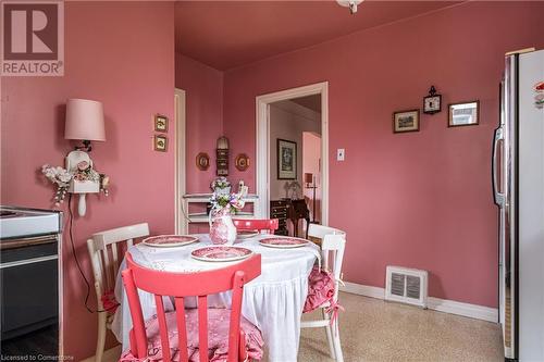 144 Brantdale Avenue, Hamilton, ON - Indoor Photo Showing Dining Room