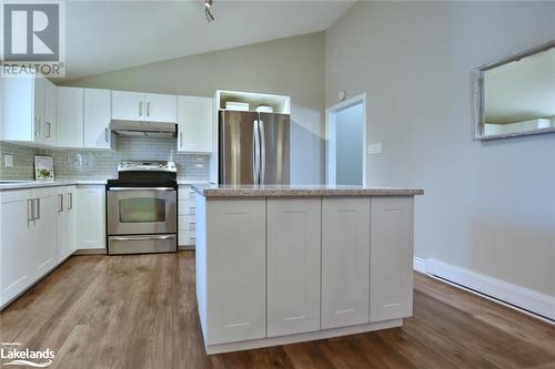 39 Trillium Court, Wasaga Beach, ON - Indoor Photo Showing Kitchen