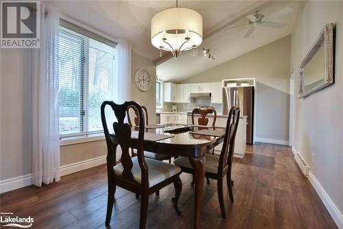 39 Trillium Court, Wasaga Beach, ON - Indoor Photo Showing Dining Room