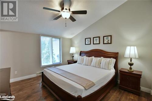 39 Trillium Court, Wasaga Beach, ON - Indoor Photo Showing Bedroom