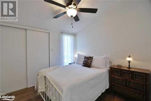 39 Trillium Court, Wasaga Beach, ON - Indoor Photo Showing Bedroom