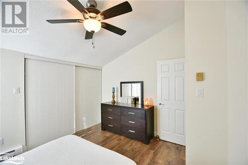 39 Trillium Court, Wasaga Beach, ON - Indoor Photo Showing Bedroom