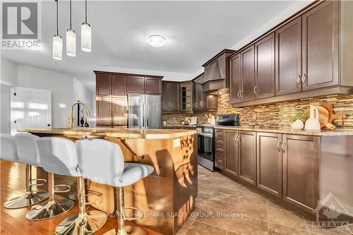 406 Blackleaf Drive, Ottawa, ON - Indoor Photo Showing Kitchen With Upgraded Kitchen