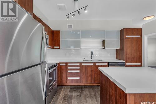 106 2315 Mcclocklin Road, Saskatoon, SK - Indoor Photo Showing Kitchen With Double Sink With Upgraded Kitchen