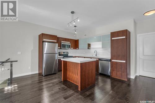 106 2315 Mcclocklin Road, Saskatoon, SK - Indoor Photo Showing Kitchen