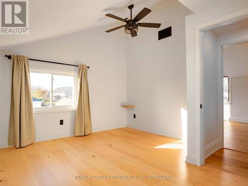 1076 Line Avenue, Pelham (662 - Fonthill), ON - Indoor Photo Showing Other Room