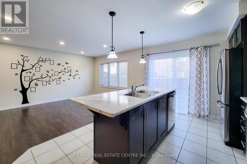 82 Reichert Court, Milton, ON - Indoor Photo Showing Kitchen With Double Sink