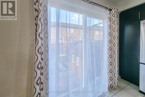 82 Reichert Court, Milton, ON - Indoor Photo Showing Bathroom