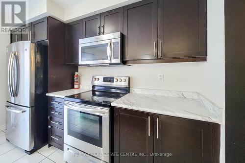 82 Reichert Court, Milton, ON - Indoor Photo Showing Kitchen